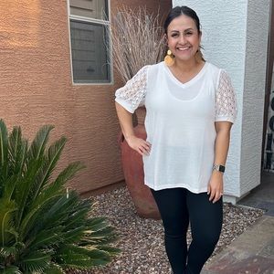 White Top with lace sleeve detail NWT